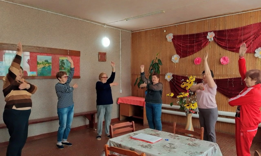 Утренняя зарядка - это здорово!   А танцевальная зарядка в УРОО ИЛОВ &quot;Факел&quot; еще лучше!
